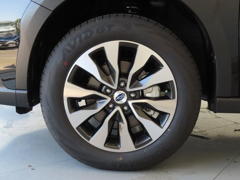 New 2025 Subaru Outback Limited image 30