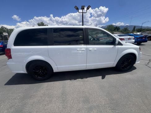 Used 2019 Dodge Grand Caravan GT w/ Safety Sphere Group FWD image 4