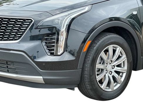Used 2023 Cadillac XT4 Premium Luxury AWD/4WD image 7