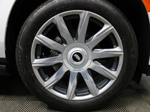 Used 2023 Cadillac Escalade Premium Luxury Platinum image 8