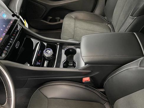 New 2026 Jeep Grand Cherokee Altitude AWD/4WD image 21