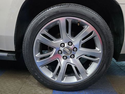 Used 2015 Cadillac Escalade Premium image 70