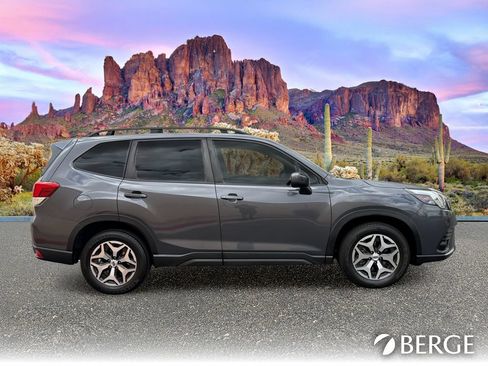 Used 2022 Subaru Forester Premium AWD/4WD image 9