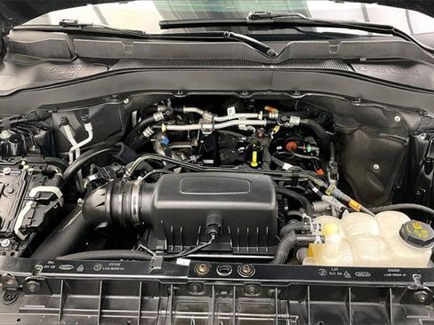 Used 2023 Ford Explorer XLT w/ Equipment Group 202A image 28