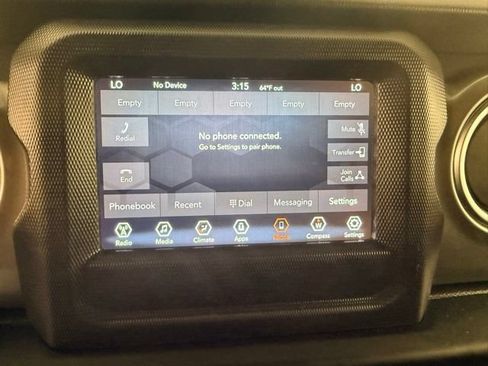 Used 2020 Jeep Wrangler Unlimited Sahara AWD/4WD image 32