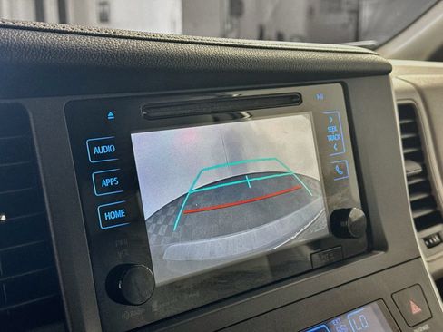 Used 2016 Toyota Sienna XLE Premium AWD/4WD image 9
