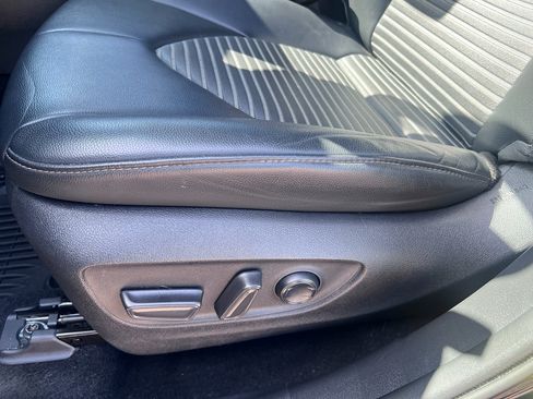 Used 2022 Toyota Highlander XSE image 23