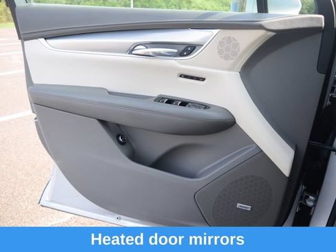 Used 2017 Cadillac XT5 Luxury w/ Driver Awareness Package FWD image 18