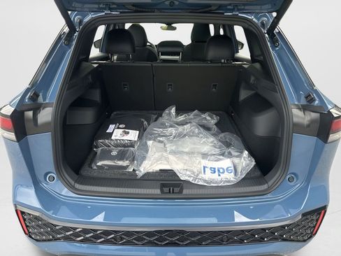 New 2026 Volkswagen Tiguan SE R-Line image 24