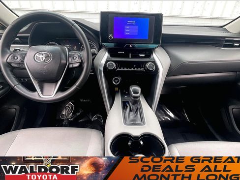 Used 2023 Toyota Venza LE image 19
