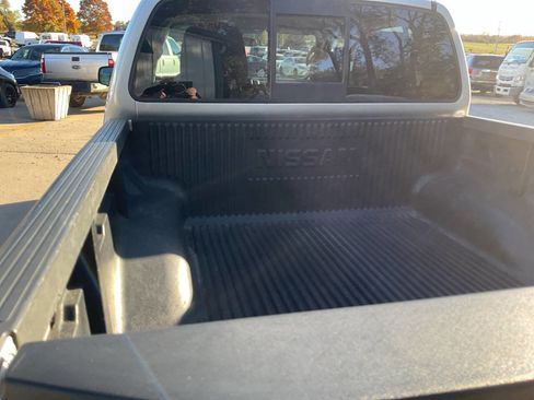 Used 2017 Nissan Frontier SV image 11