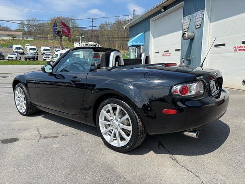 Used 2008 MAZDA MX-5 Miata Touring w/ Suspension Pkg image 12