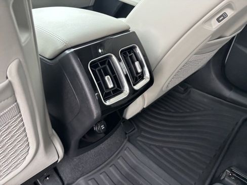 Used 2024 Kia Sorento SX image 30
