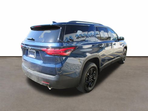 Used 2023 Chevrolet Traverse LT image 5