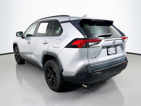Used 2020 Toyota RAV4 XLE FWD image 8