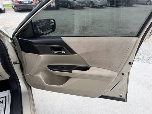 Used 2013 Honda Accord LX image 16