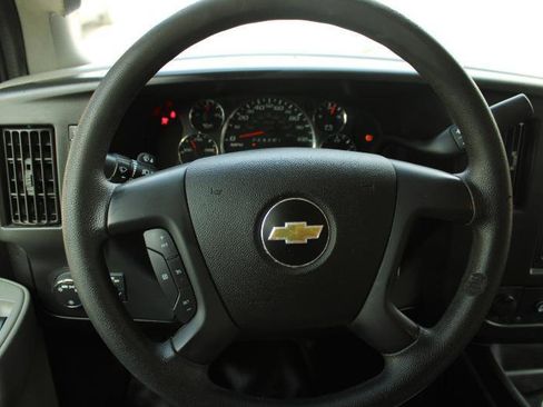 Used 2016 Chevrolet Express 2500 RWD image 9