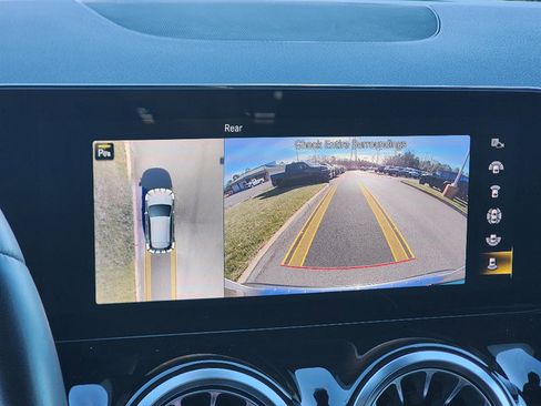 Used 2023 Mercedes-Benz GLA 250 4MATIC image 12