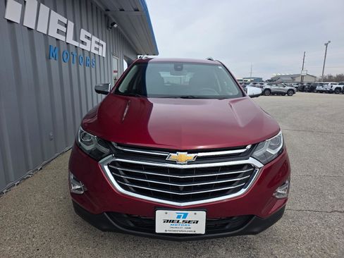 Used 2020 Chevrolet Equinox Premier image 3