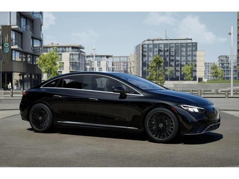 New 2026 Mercedes-Benz EQE 320 4MATIC Sedan image 12