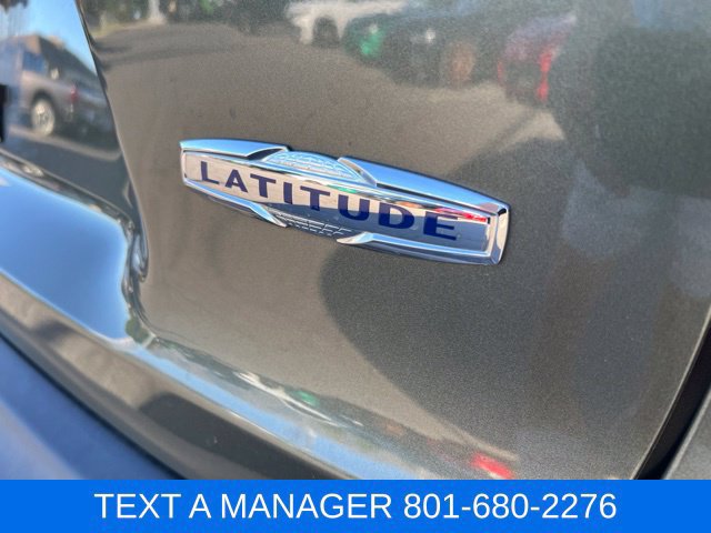 Used 2019 Jeep Cherokee Latitude w/ Cold Weather Group FWD image 5