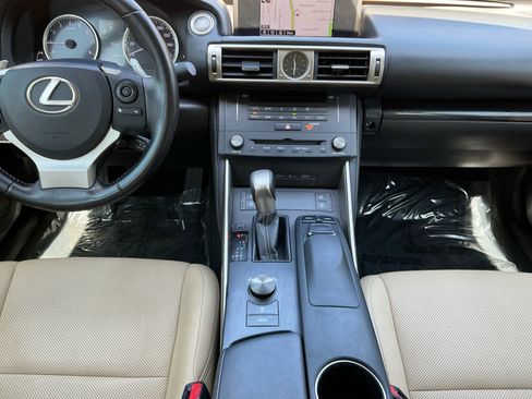 Used 2016 Lexus IS 200t image 10