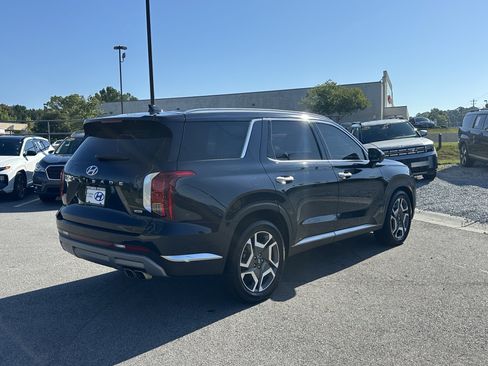 Used 2023 Hyundai Palisade Limited FWD image 5