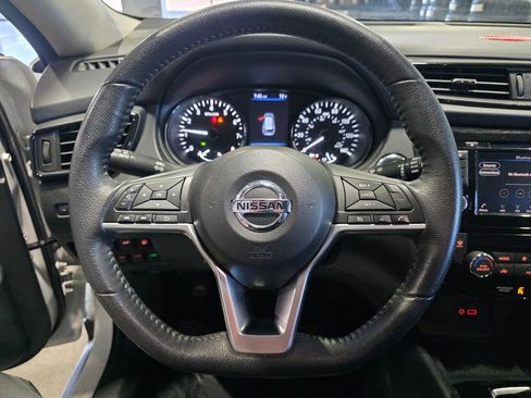 Used 2020 Nissan Rogue SV AWD/4WD image 9