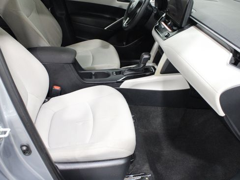 Used 2024 Toyota Corolla Cross LE FWD image 24
