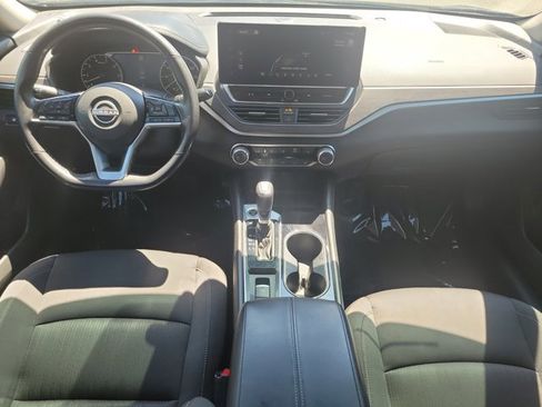 Used 2023 Nissan Altima 2.5 SV w/ SV Premium Package FWD image 10