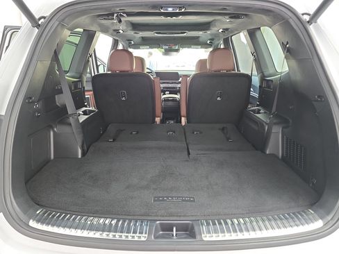 Used 2025 Kia Telluride SX Prestige AWD/4WD image 13