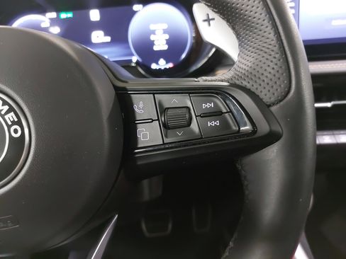 Used 2025 Alfa Romeo Tonale w/ Premium Package AWD/4WD image 19