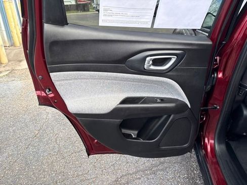 Used 2022 Jeep Compass Latitude image 22