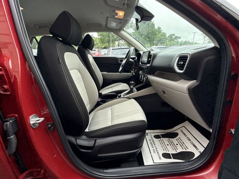 Used 2021 Hyundai Venue SEL w/ Cargo Package FWD image 26