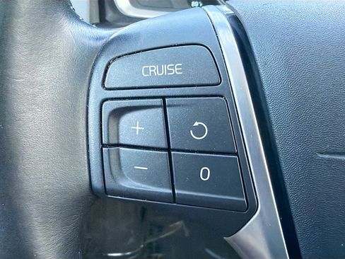 Used 2015 Volvo XC60 T5 Platinum image 36