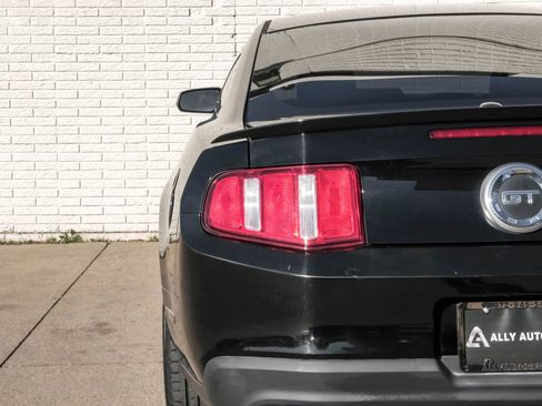 Used 2010 Ford Mustang GT image 38