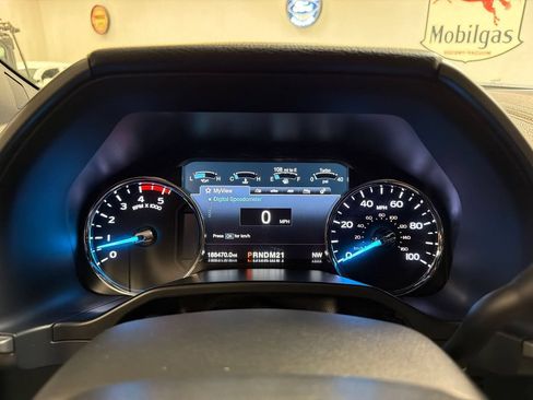 Used 2017 Ford F250 Platinum w/ Platinum Ultimate Package AWD/4WD image 18