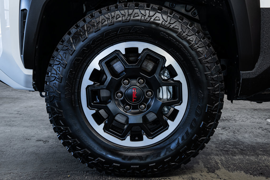 Used 2025 Toyota 4Runner TRD Off-Road Premium AWD/4WD image 19