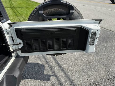 Used 2019 Jeep Wrangler Unlimited Sport S AWD/4WD image 40