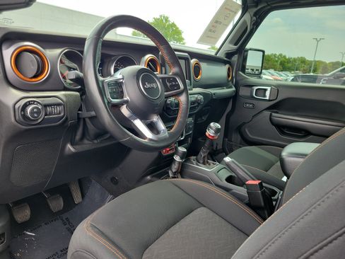 Used 2021 Jeep Gladiator Mojave w/ Cold Weather Group AWD/4WD image 19