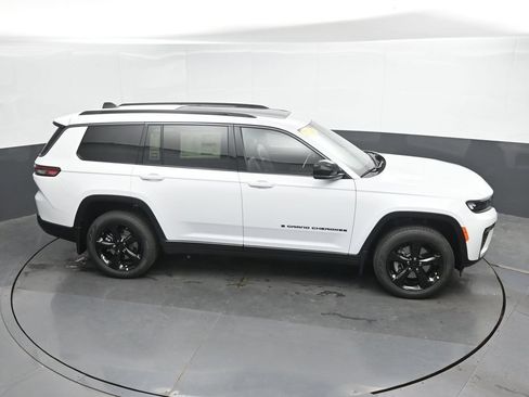 New 2026 Jeep Grand Cherokee L Limited AWD/4WD image 32