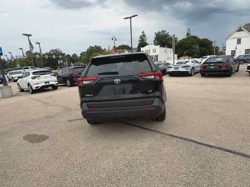 Used 2020 Toyota RAV4 LE w/ Carpet Mat Package FWD image 7