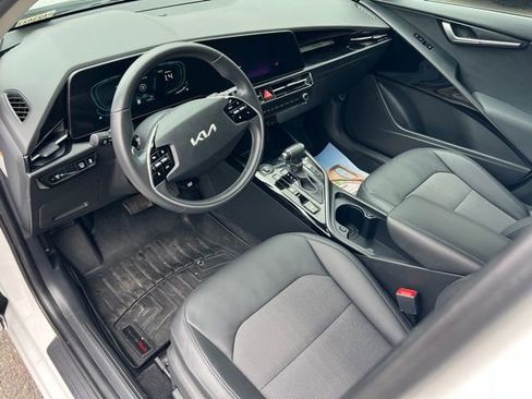 Certified 2023 Kia Niro EX FWD image 15