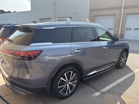 Used 2023 INFINITI QX60 Sensory w/ Vision Package AWD/4WD image 5