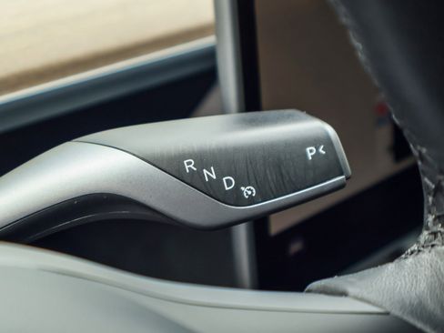 Used 2022 Tesla Model Y Performance image 12