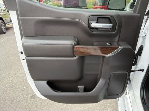 Used 2019 GMC Sierra 1500 SLT image 17