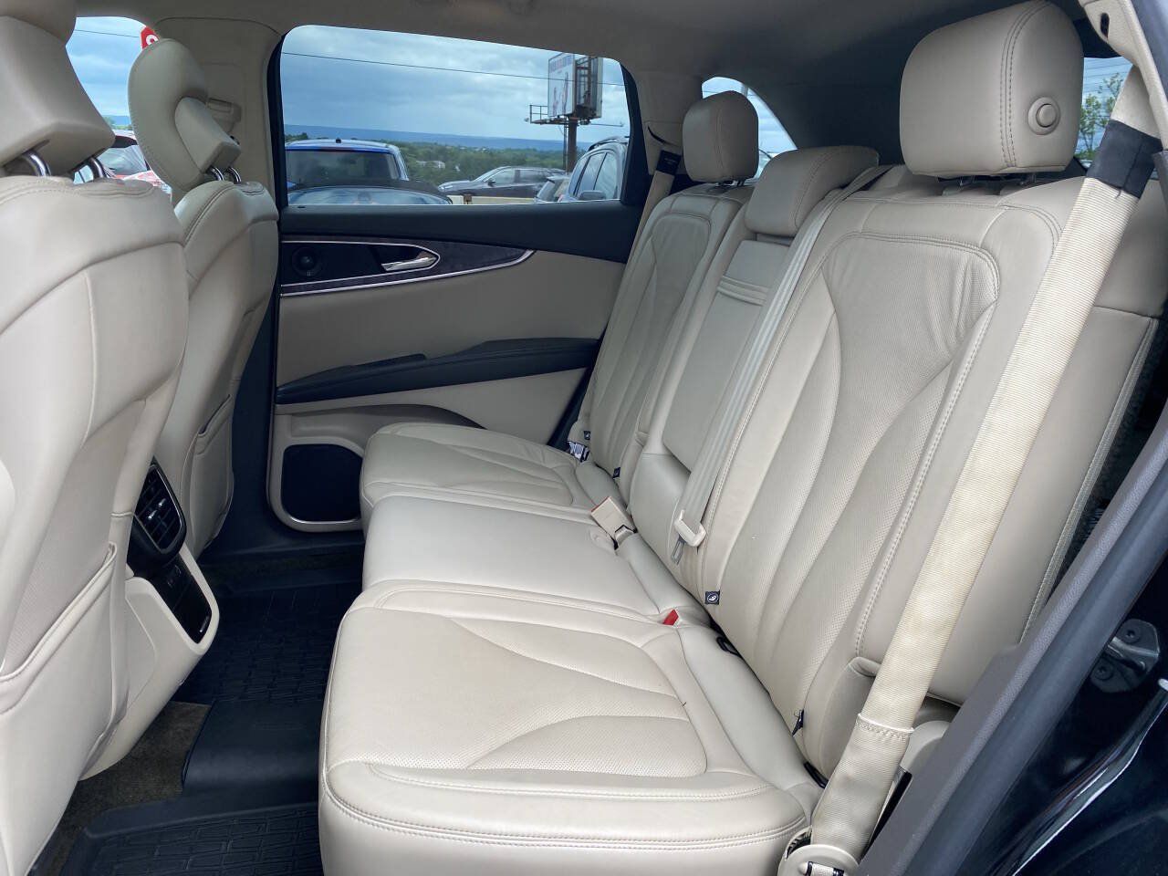 Used 2016 Lincoln MKX Reserve w/ Climate Package AWD/4WD image 15