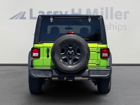 Used 2025 Jeep Wrangler Sport image 5