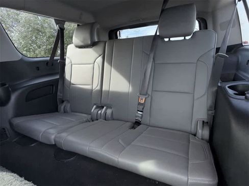 Used 2018 Chevrolet Suburban LT image 13