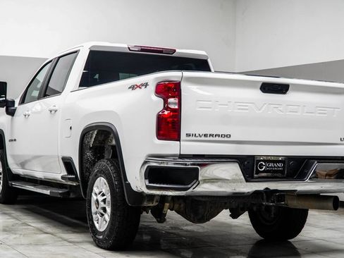 Used 2025 Chevrolet Silverado 2500 LT w/ Convenience Package AWD/4WD image 10